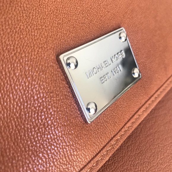 NWOT Michael Kors Leather Tan Case - Picture 13 of 14